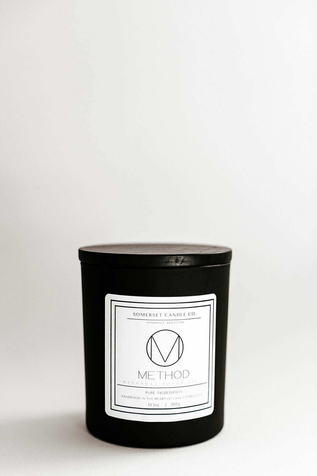 Method Crackling Wooden Wick Candle with White Background